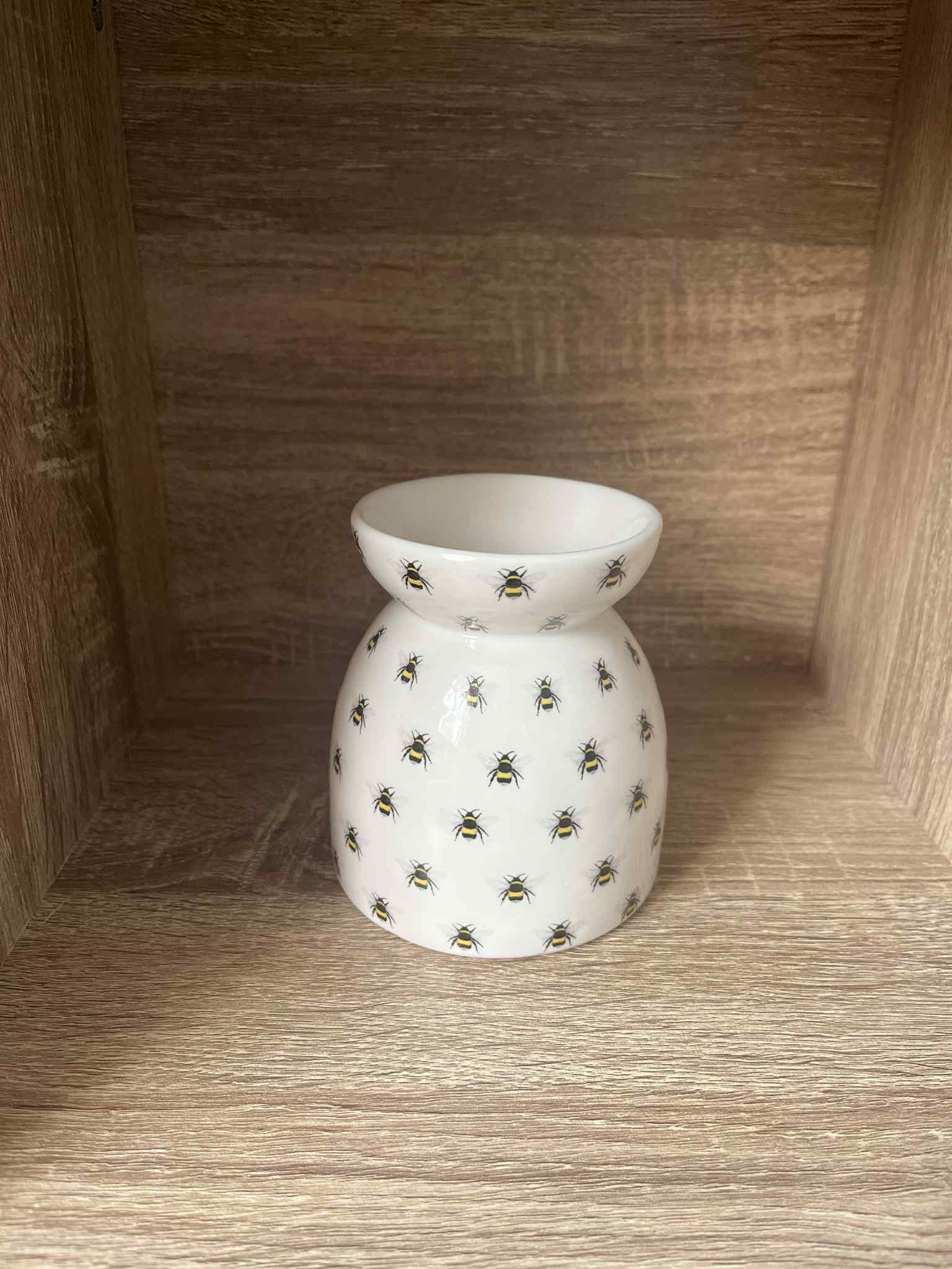 All over Bee Print